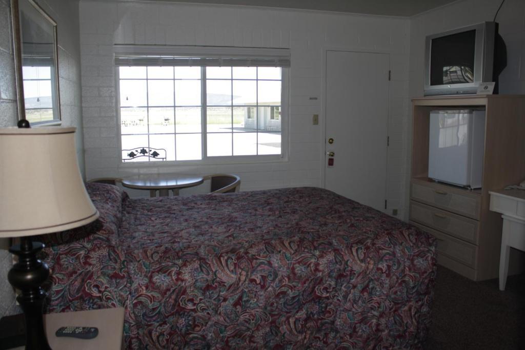 Rim Rock Motel Alturas Rum bild