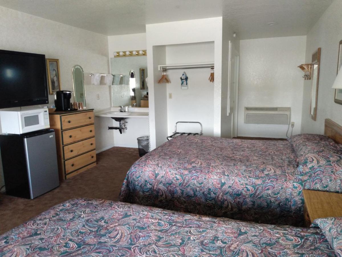 Rim Rock Motel Alturas Exteriör bild